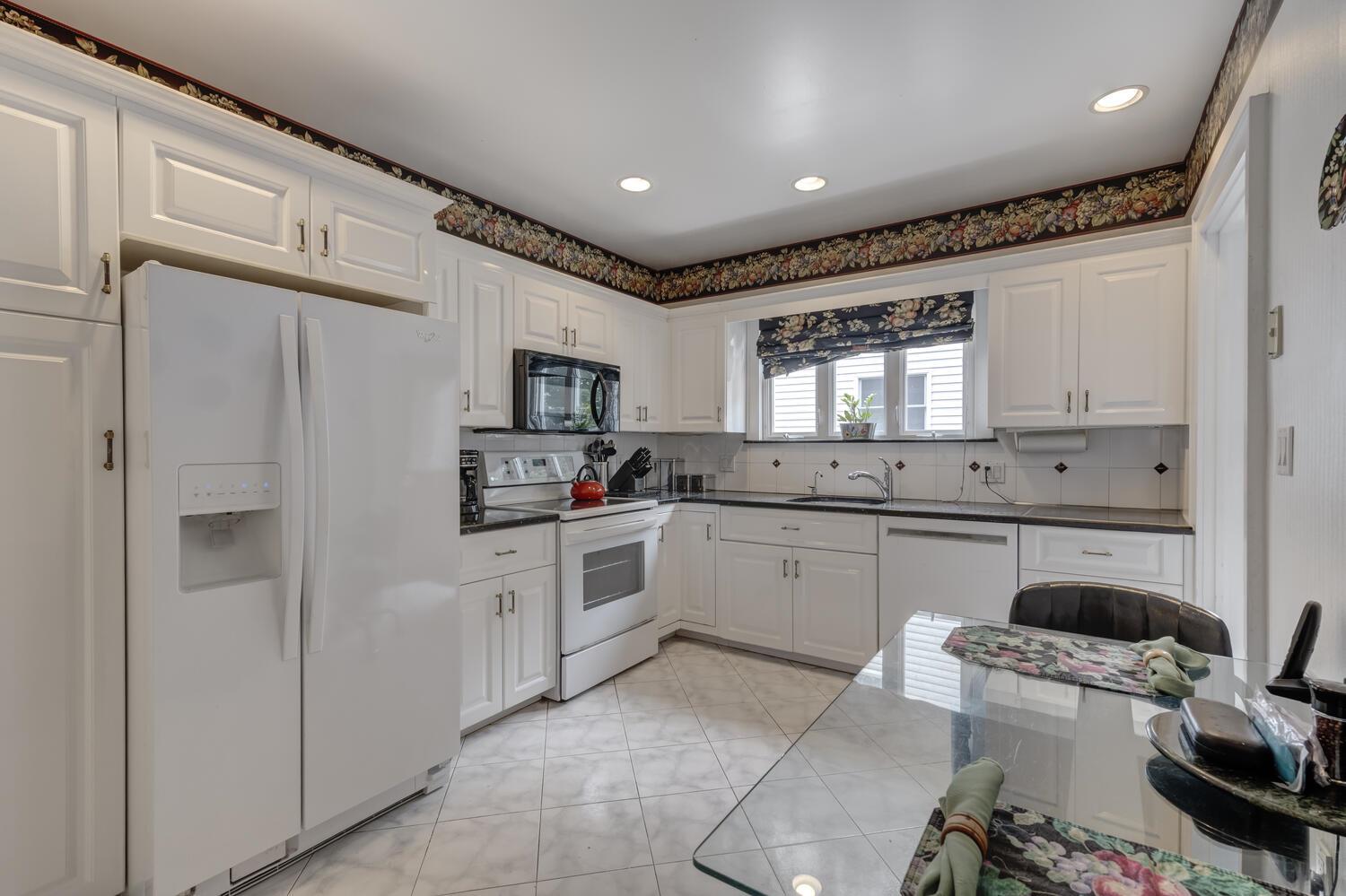 189 Meadowsweet Road, Mineola, New York image 14