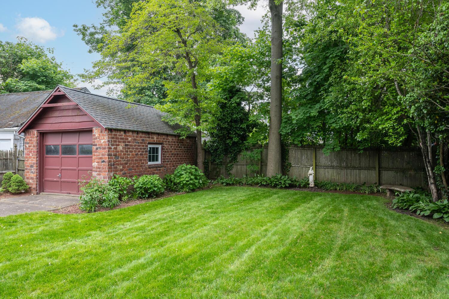 189 Meadowsweet Road, Mineola, New York image 21