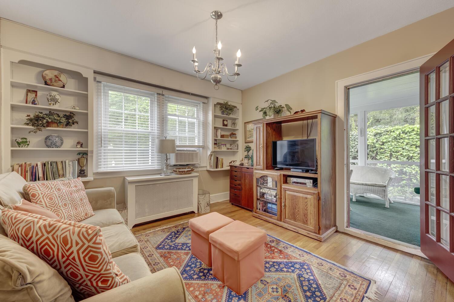 189 Meadowsweet Road, Mineola, New York image 11
