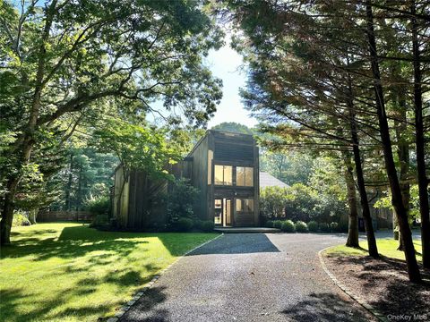 26 Woodland Way Quogue NY 11959