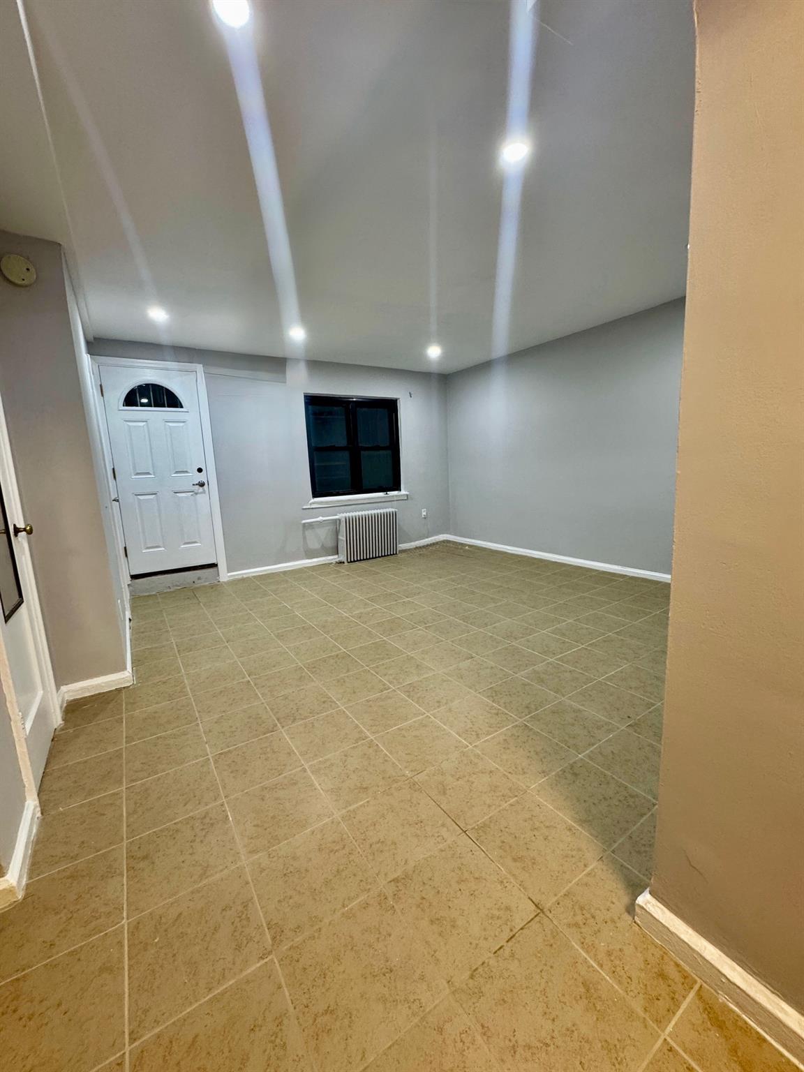 Rental Property at Haight Avenue 1, Bronx, New York - Bedrooms: 1 
Bathrooms: 1 
Rooms: 2  - $1,600 MO.