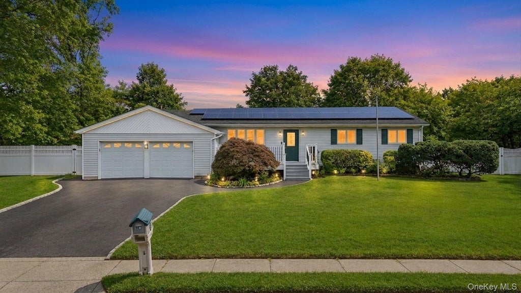 Photo of 10 Aron Drive, Bohemia, NY 11716 (MLS # 1033026)
