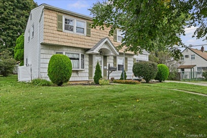 23 Saucer Lane Levittown NY 11756