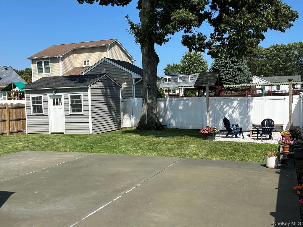 Photo of 704 Myrtle Avenue, West Islip, NY 11795 (MLS # 1036642)