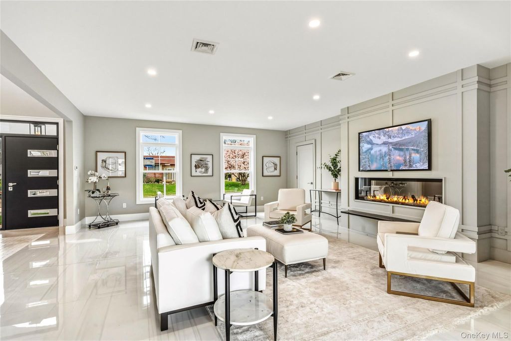 Photo of 6 Adrienne Drive, Old Bethpage, NY 11804 (MLS # 970369)