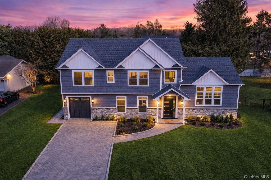 Photo of 6 Adrienne Drive, Old Bethpage, NY 11804 (MLS # 970369)