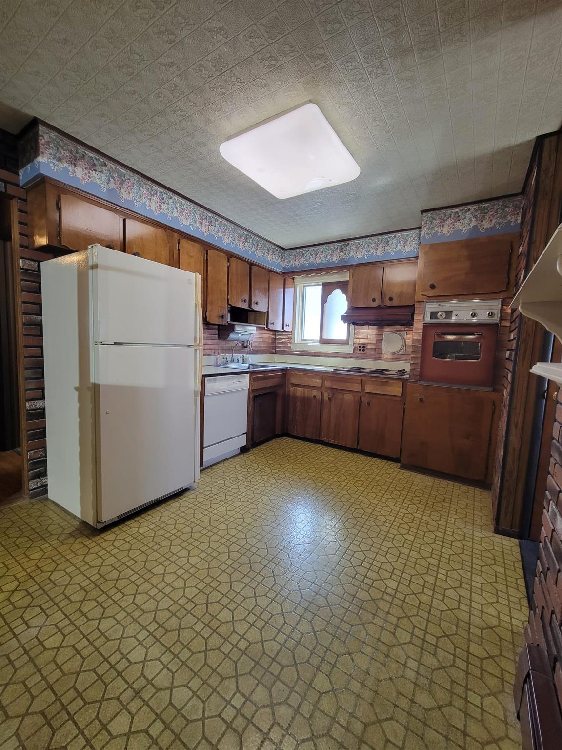 26 Weston Avenue, Deer Park, New York image 8