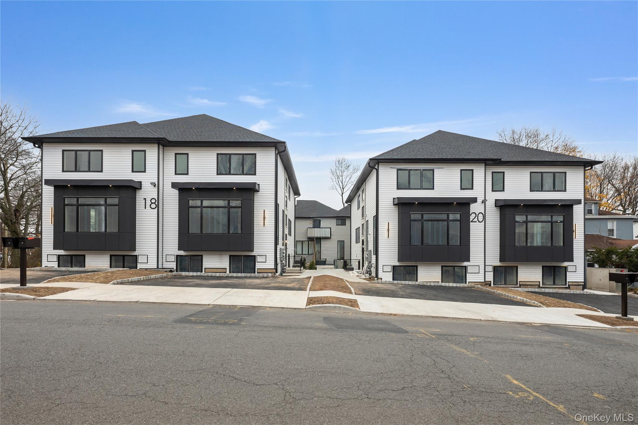 18 W Funston Avenue 211