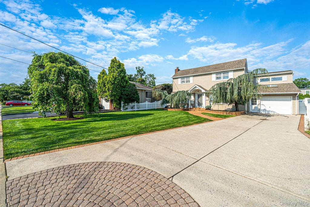 Photo of 752 Oakfield Avenue, Bellmore, NY 11710 (MLS # 1039710)