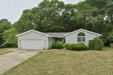 Photo of 20 Valley Drive, East Moriches, NY 11940 (MLS # 1001427)