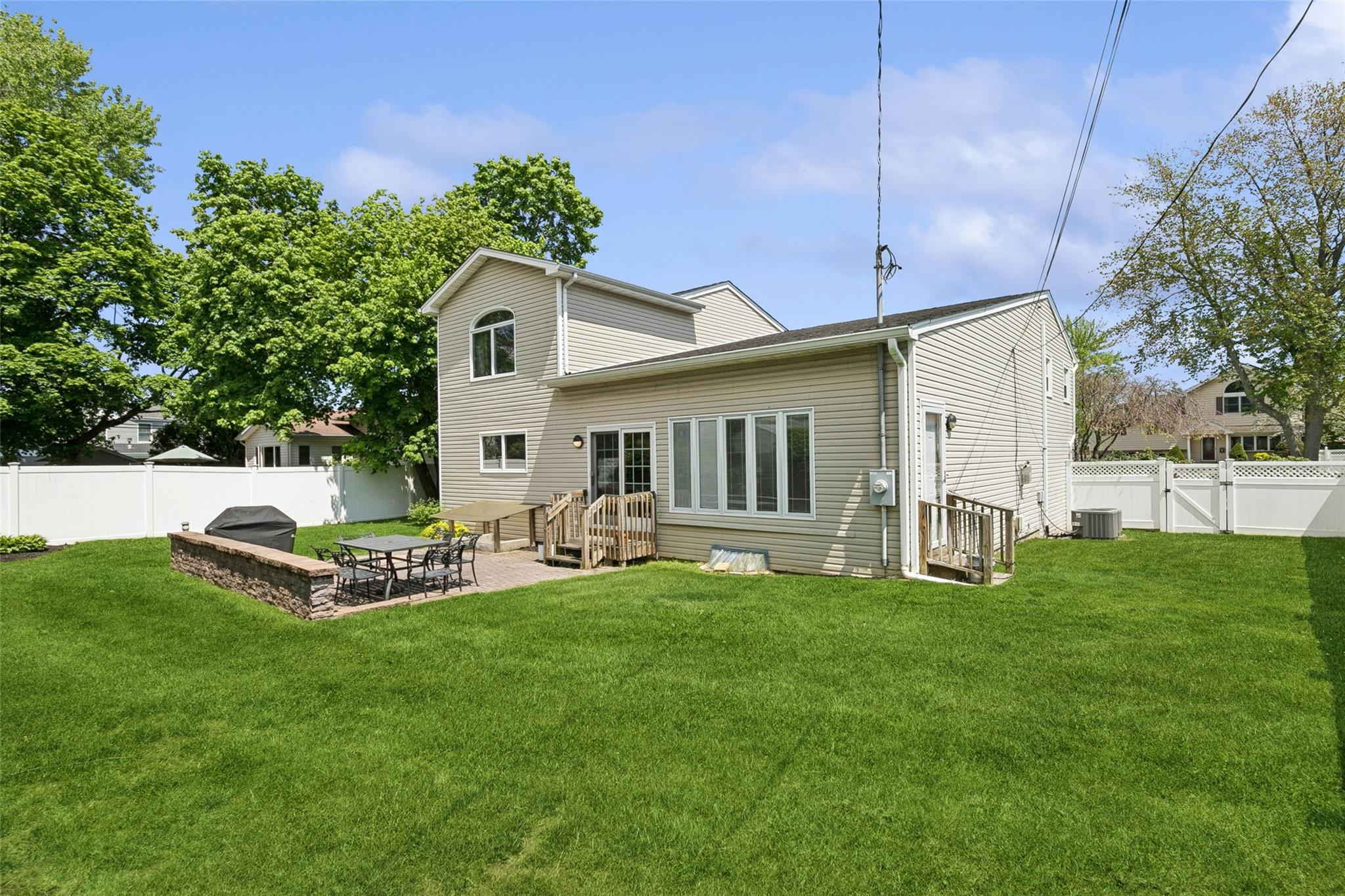 6 Daisy Lane, Commack, New York image 4
