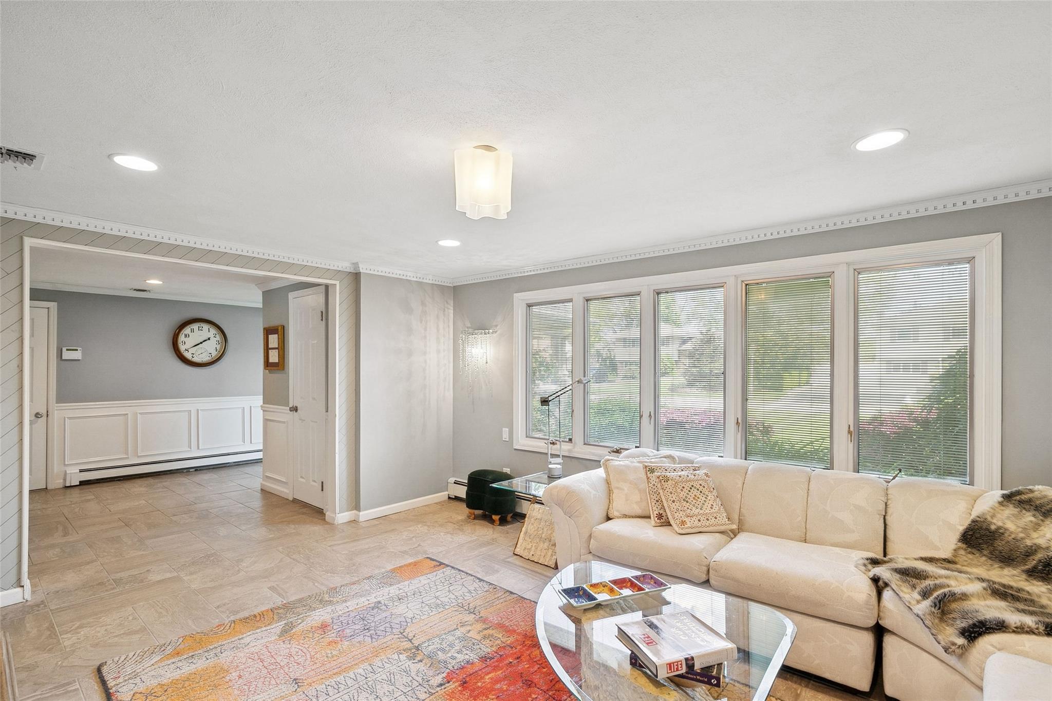 6 Daisy Lane, Commack, New York image 7