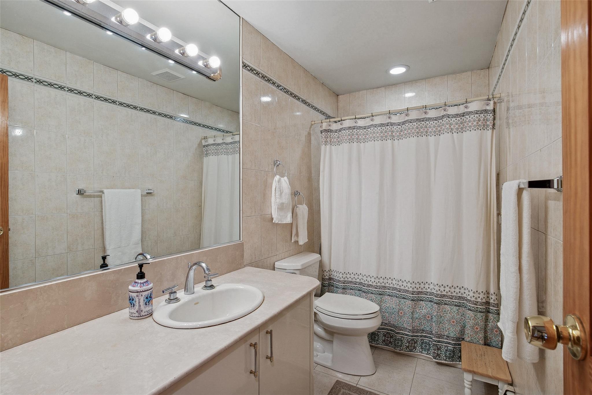 6 Daisy Lane, Commack, New York image 27