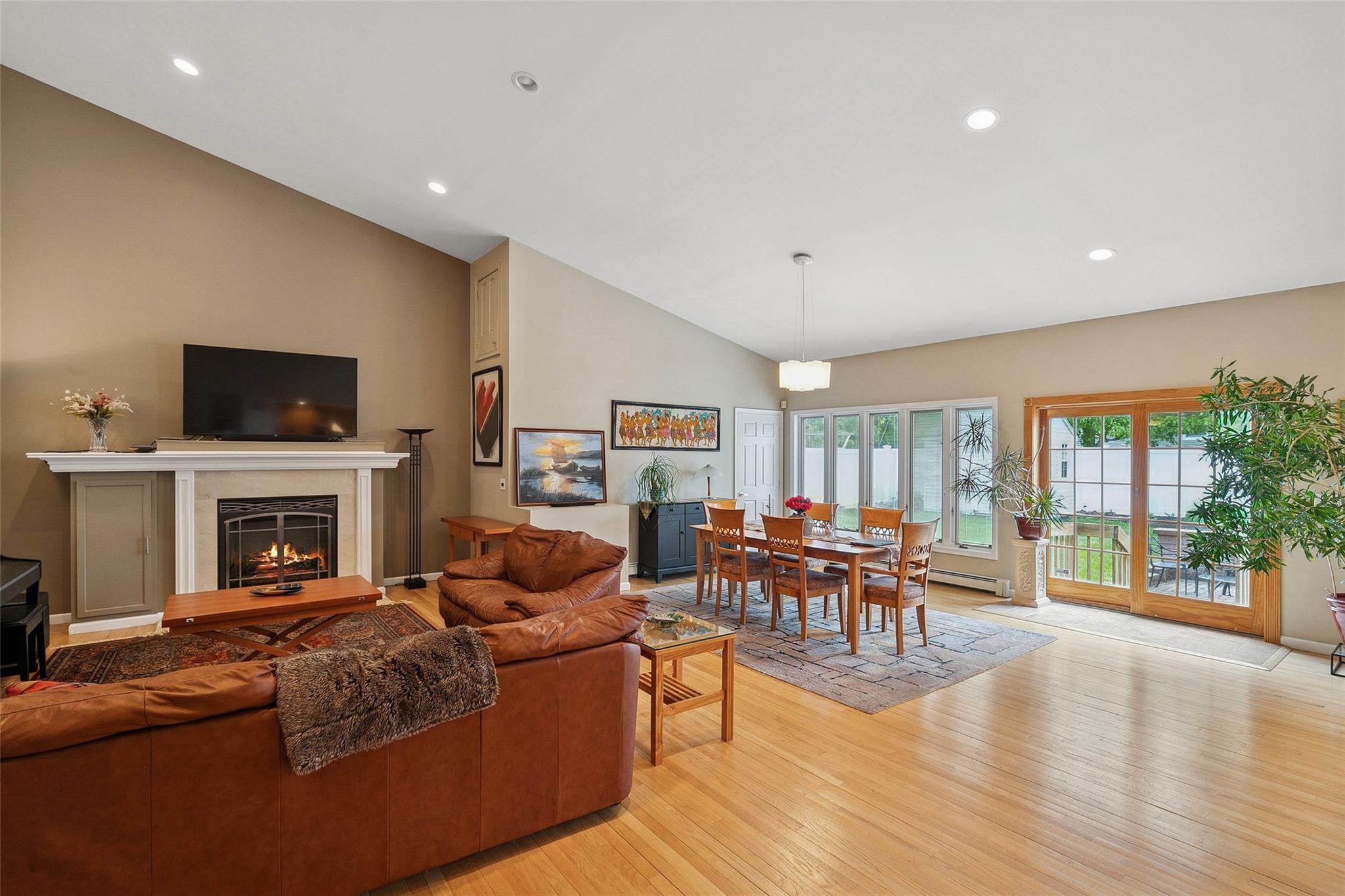 6 Daisy Lane, Commack, New York image 10