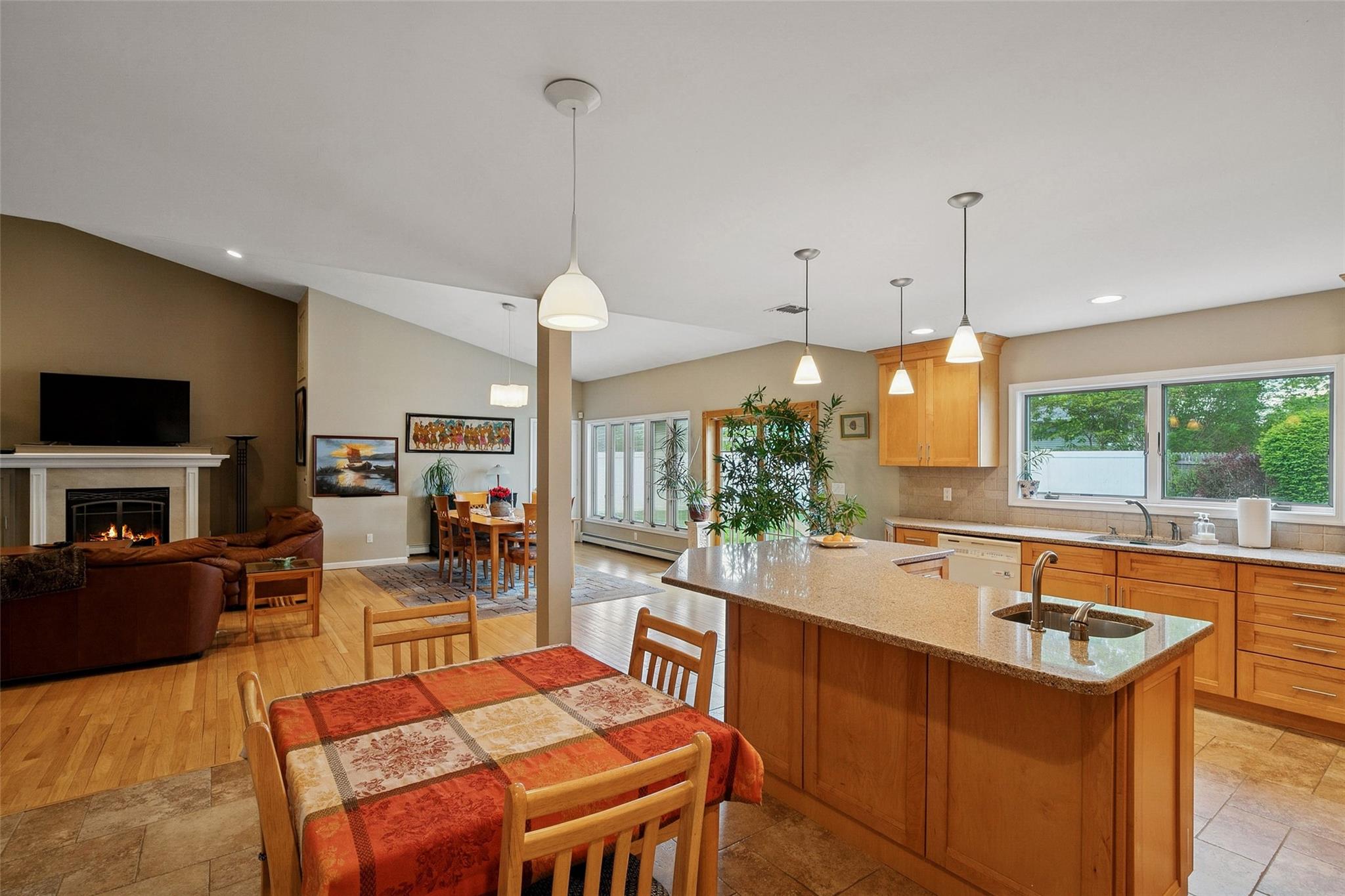 6 Daisy Lane, Commack, New York image 22