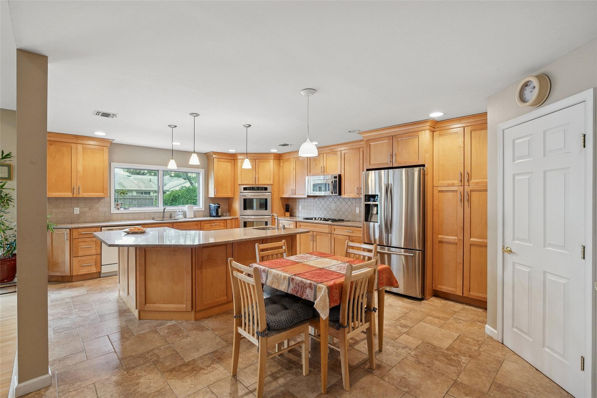 6 Daisy Lane, Commack, New York image 19