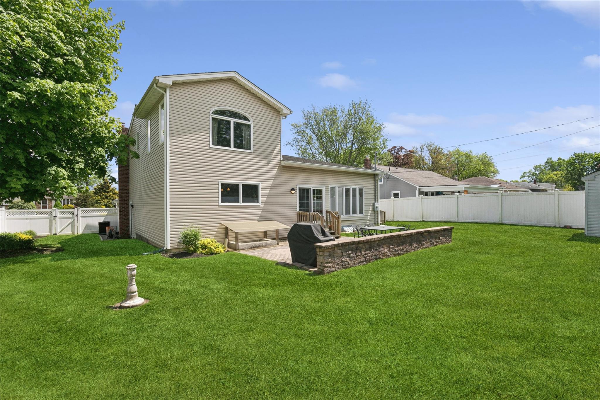 6 Daisy Lane, Commack, New York image 3
