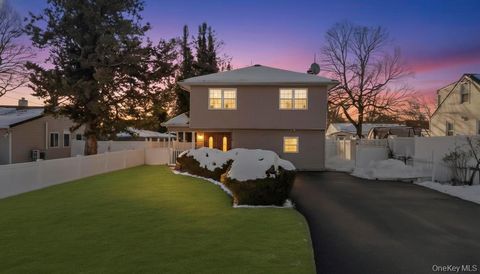 128 A 17th Street Wheatley Heights NY 11798