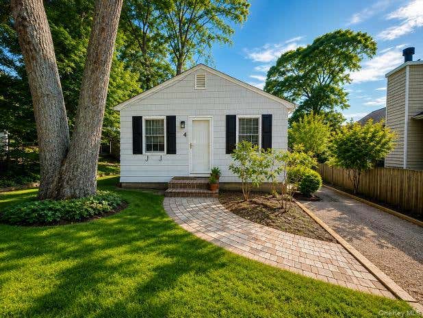 Photo of 4 Vine Street, Hampton Bays, NY 11946 (MLS # 1036558)