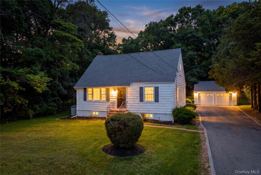 Photo of 99 Warner Road, Huntington, NY 11743 (MLS # 1041730)