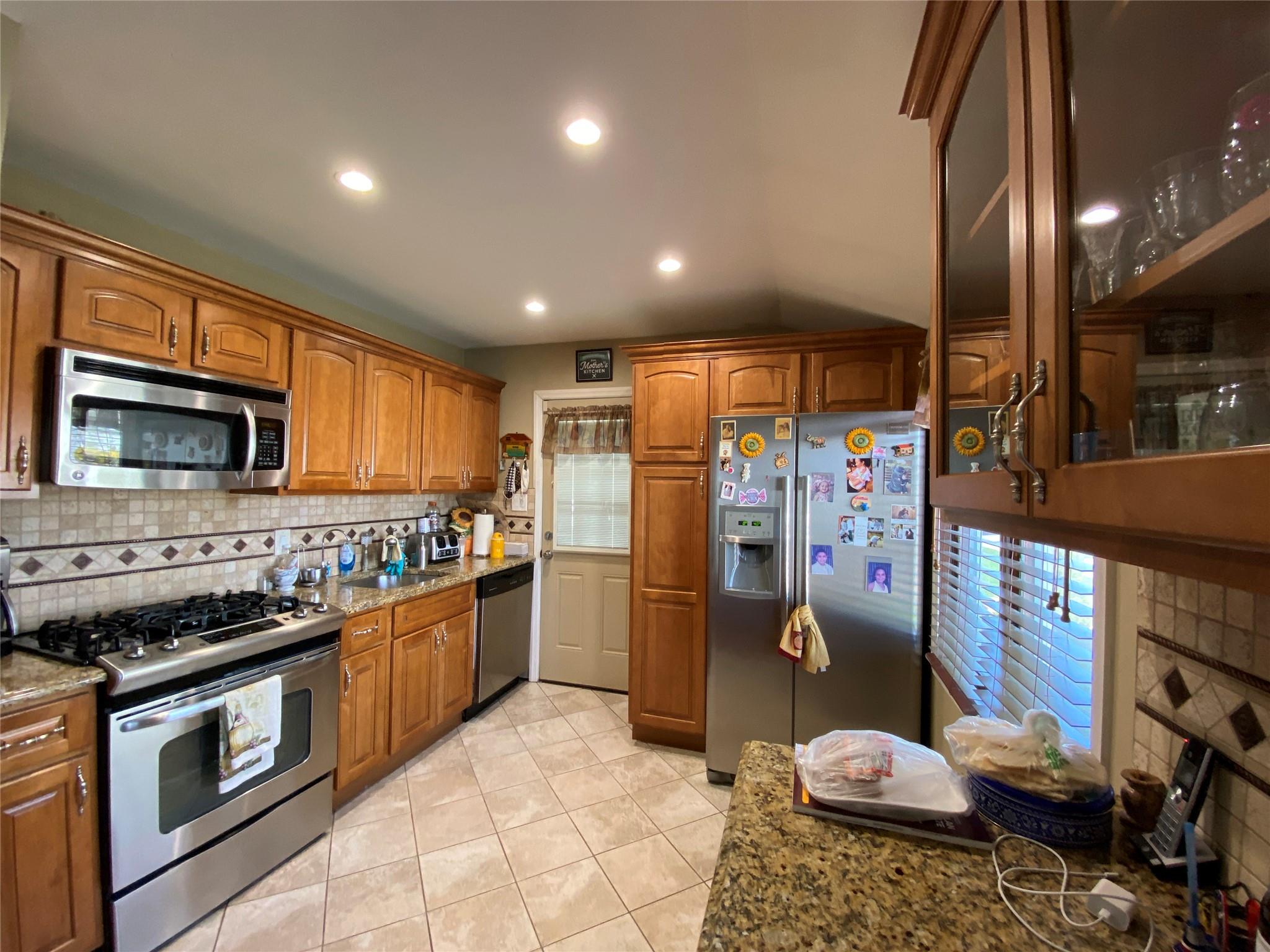 102 Thomas Street, Brentwood, New York image 7