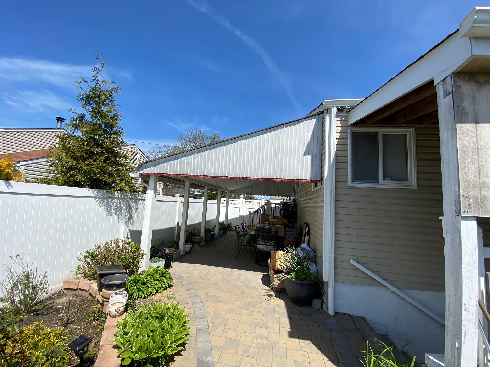 102 Thomas Street, Brentwood, New York image 24