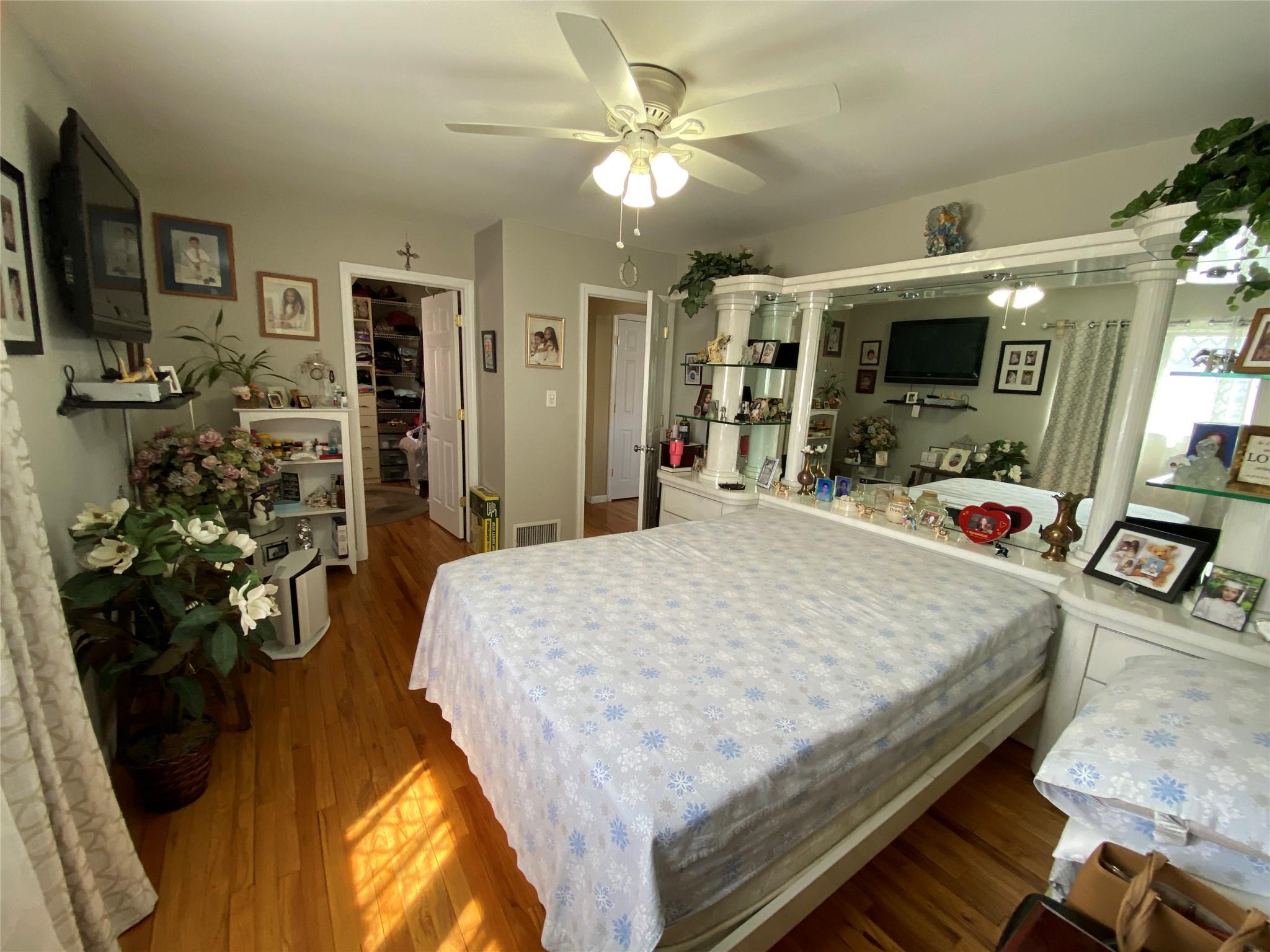102 Thomas Street, Brentwood, New York image 12