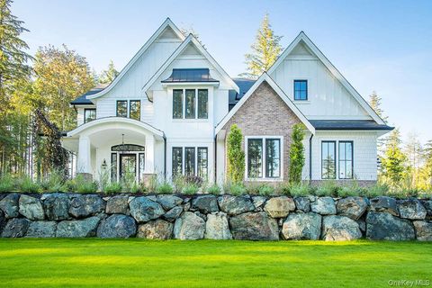 16 Kingwood Lane Poughkeepsie NY 12601