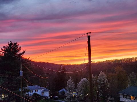 12 Strawberry Lane Monroe NY 10950