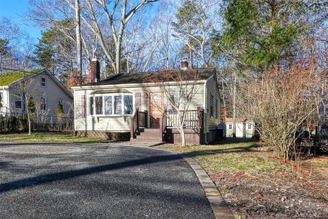 Homes For Sale - 180 Lakeside Trail<br/> Ridge, NY 11961