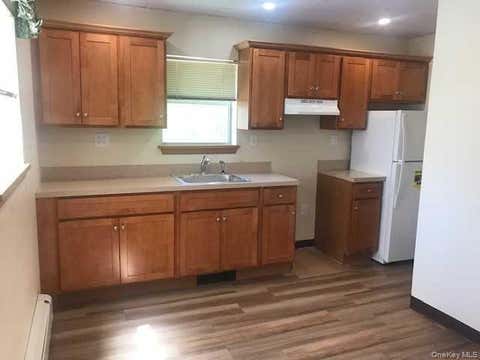 Photo of 39 Hooker Apt 3 Avenue #3, Poughkeepsie, NY 12601 (MLS # 1029627)