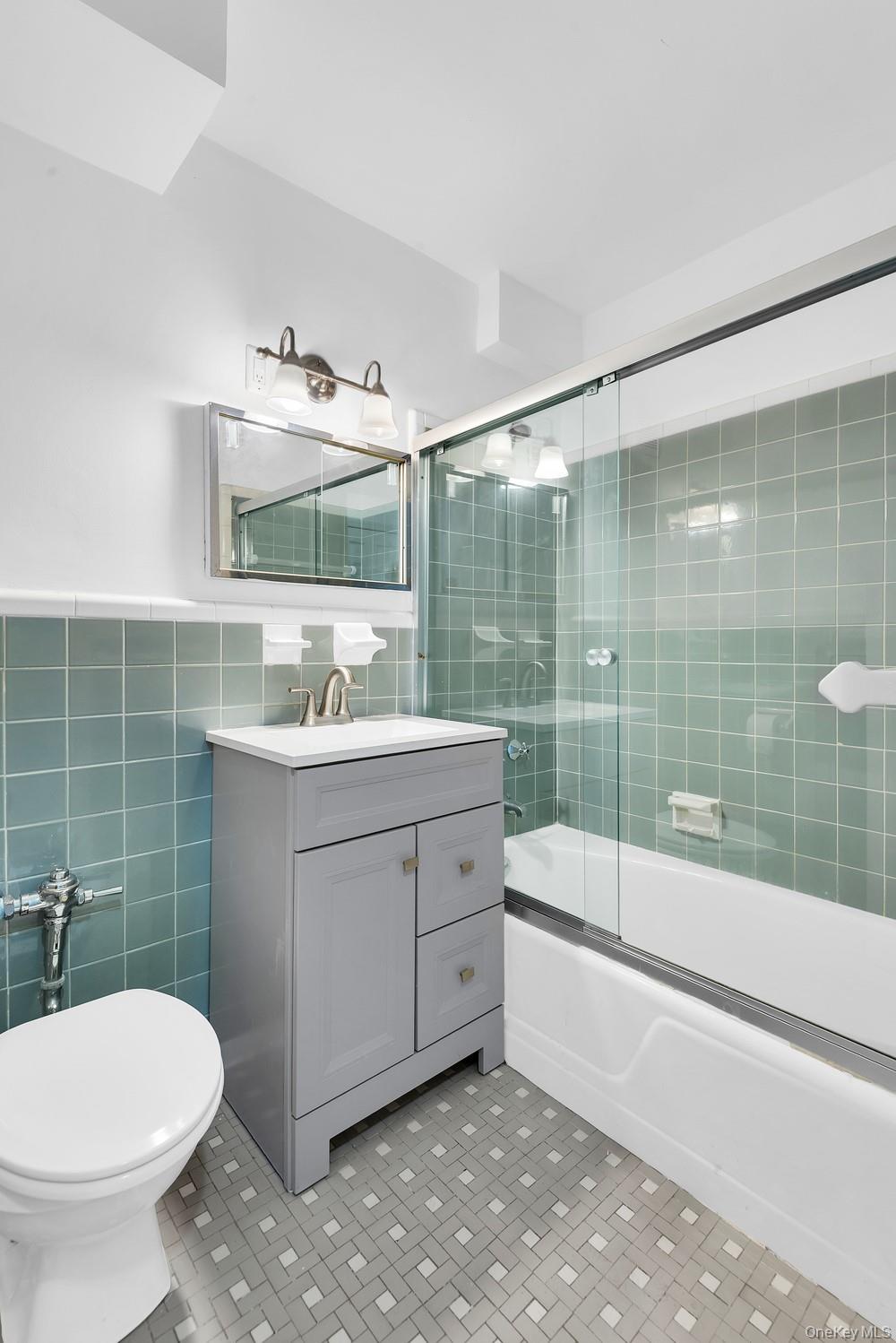 2835 Webb Avenue 7E
