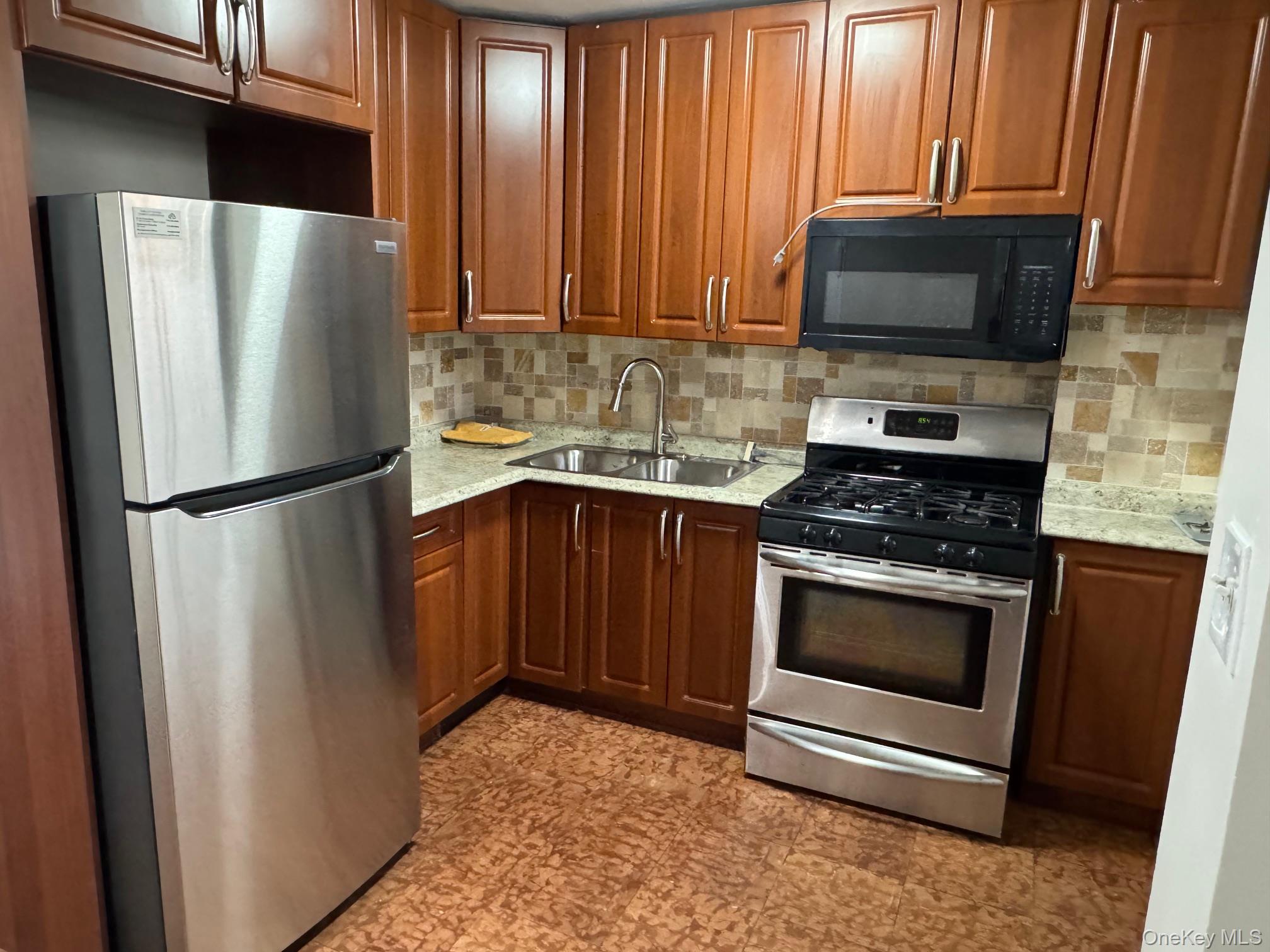 61-45 98 Street #10L, Rego Park NY 11374