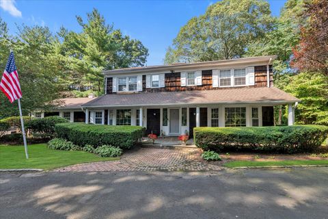 8 Rolling Drive Brookville NY 11545