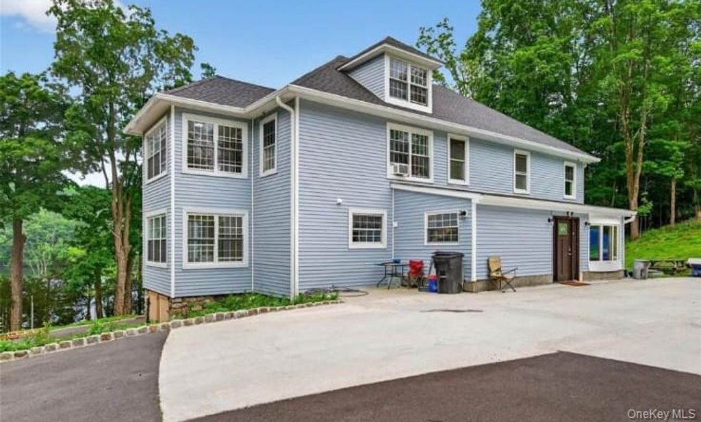 Photo of 556 Lakes Road, Monroe, NY 10950 (MLS # 951176)