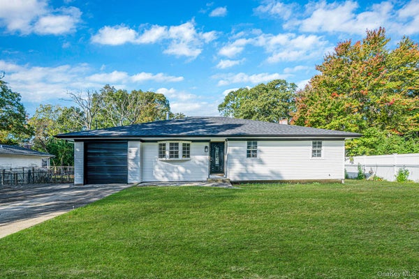 6 DOURLAND RD, MEDFORD, NY 11763 - Image 7a3d2ee43cc7bec6c2d881a73baec8ca/3531545106