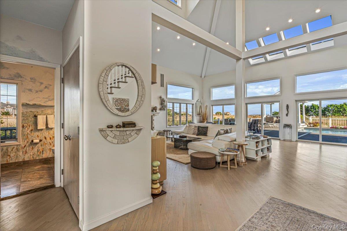 13 Bay Meadow