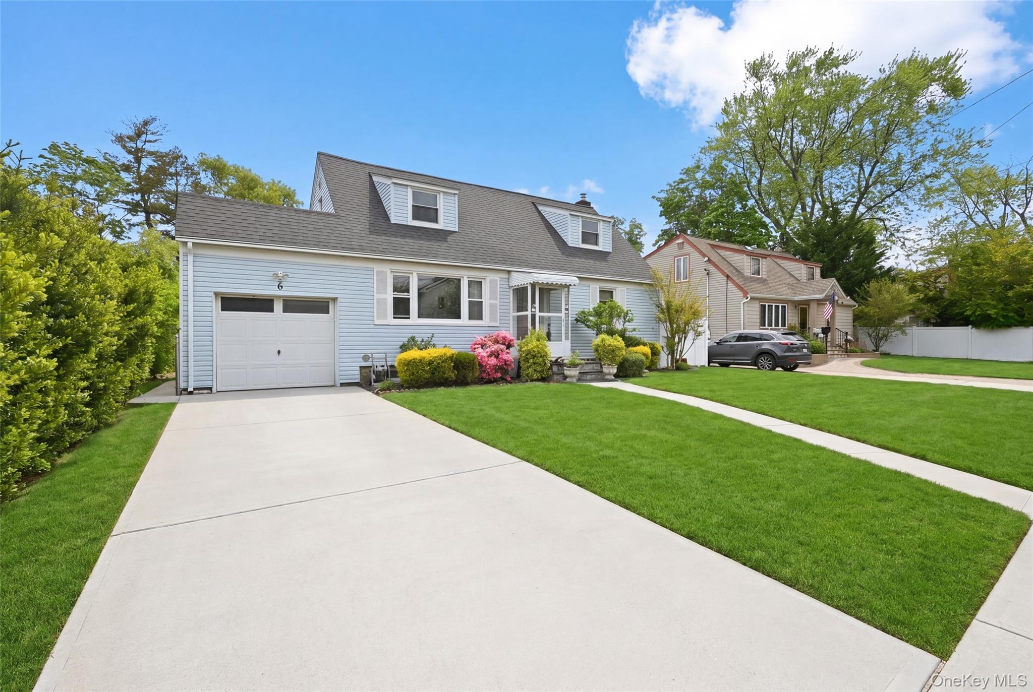 6 KENT LANE