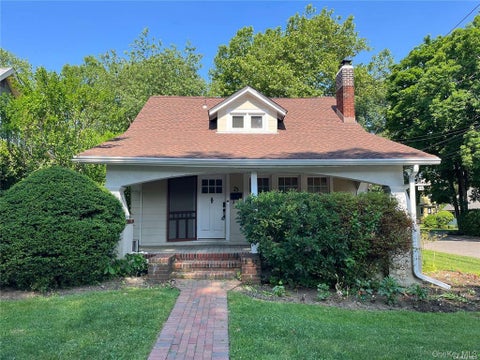 Photo of 25 Willow Avenue, Huntington, NY 11743 (MLS # 1029456)