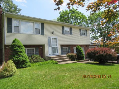 Homes For Sale - 10 Liberty Court<br/> Washingtonville, NY 10992
