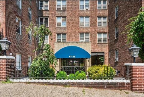 Photo of 67-25 Dartmouth Street #3K, Forest Hills, NY 11375 (MLS # 1000581)
