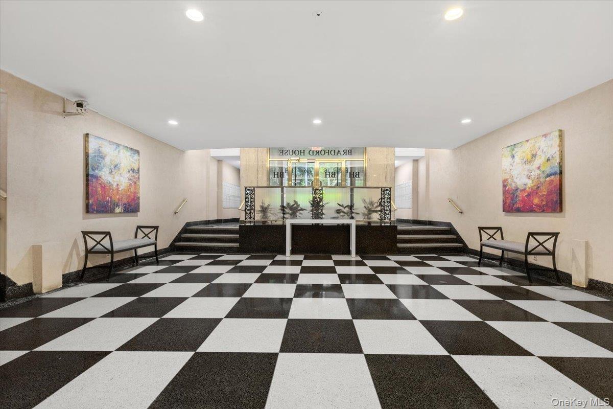 16 N Broadway 5C