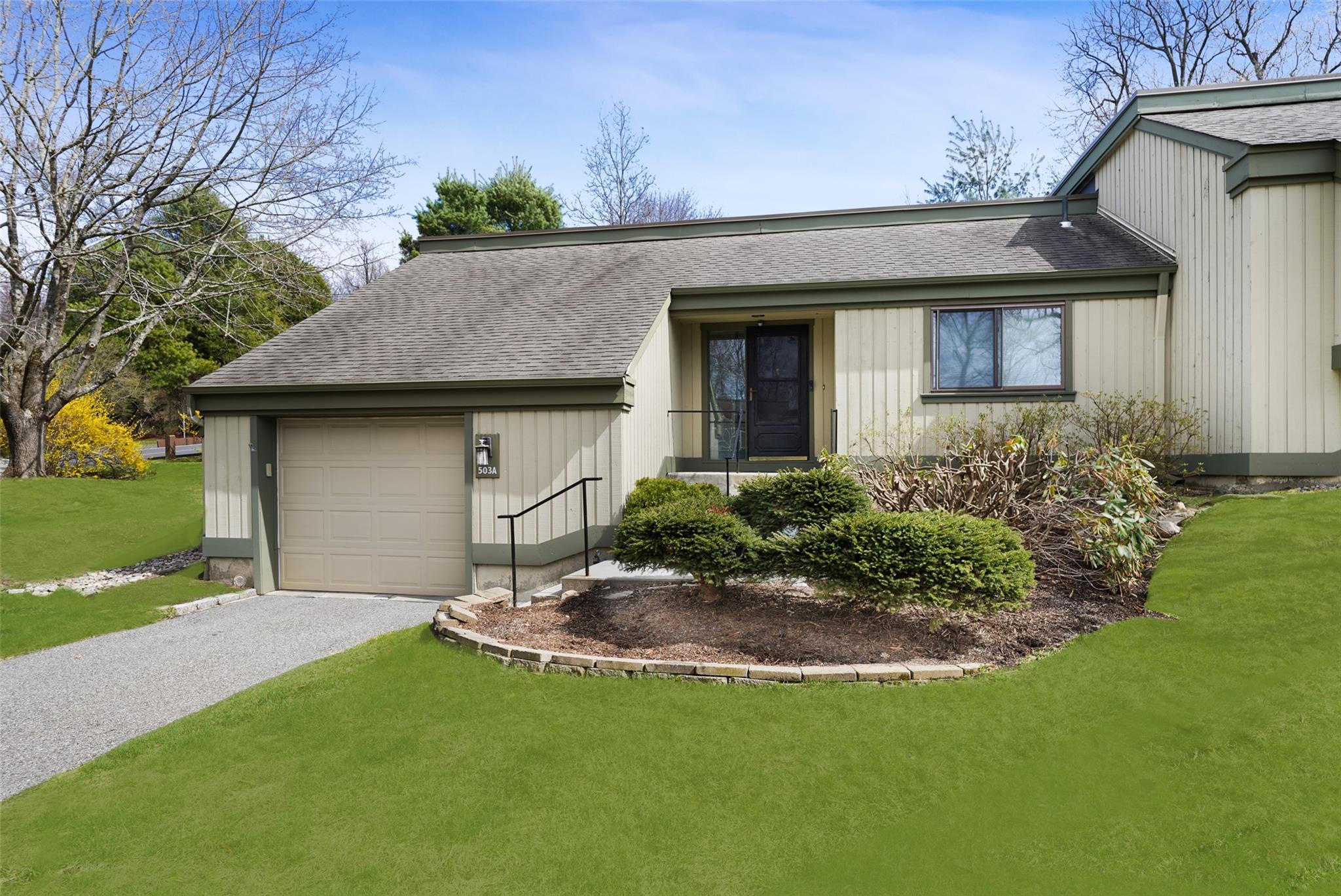 Heritage Hills A, Somers, New York - 2 Bedrooms  
2 Bathrooms  
5 Rooms - 