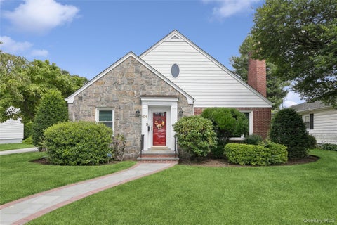 Homes For Rent - 101 Lefferts Road<br/> Nassau County, Garden City, NY 11530