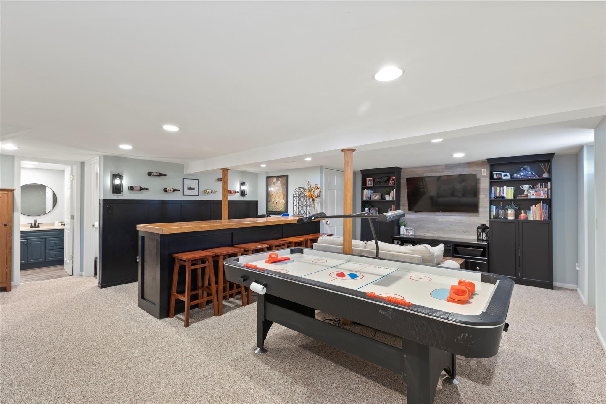 10 S Robinhood Lane, East Setauket, New York image 27