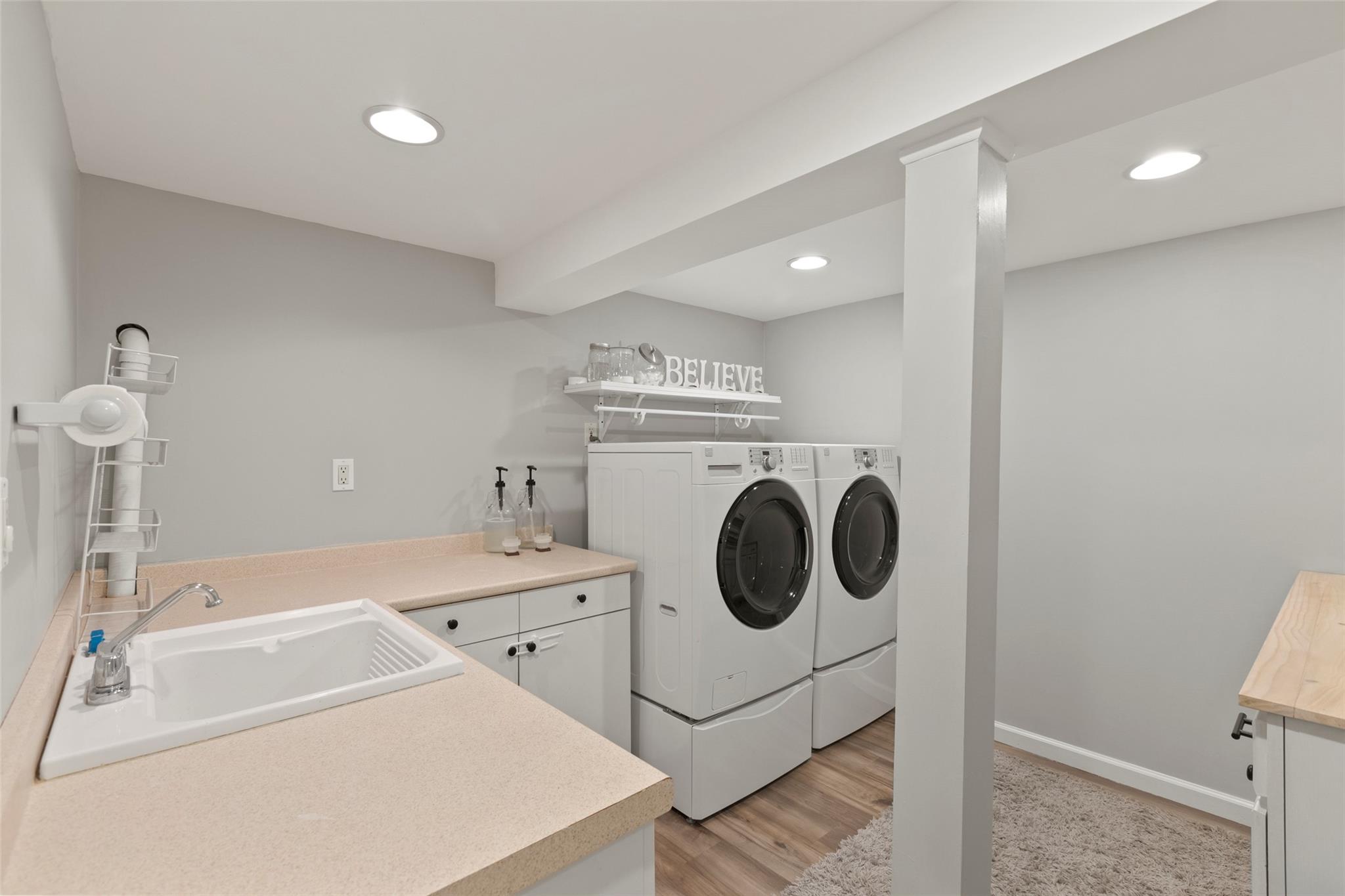 10 S Robinhood Lane, East Setauket, New York image 29