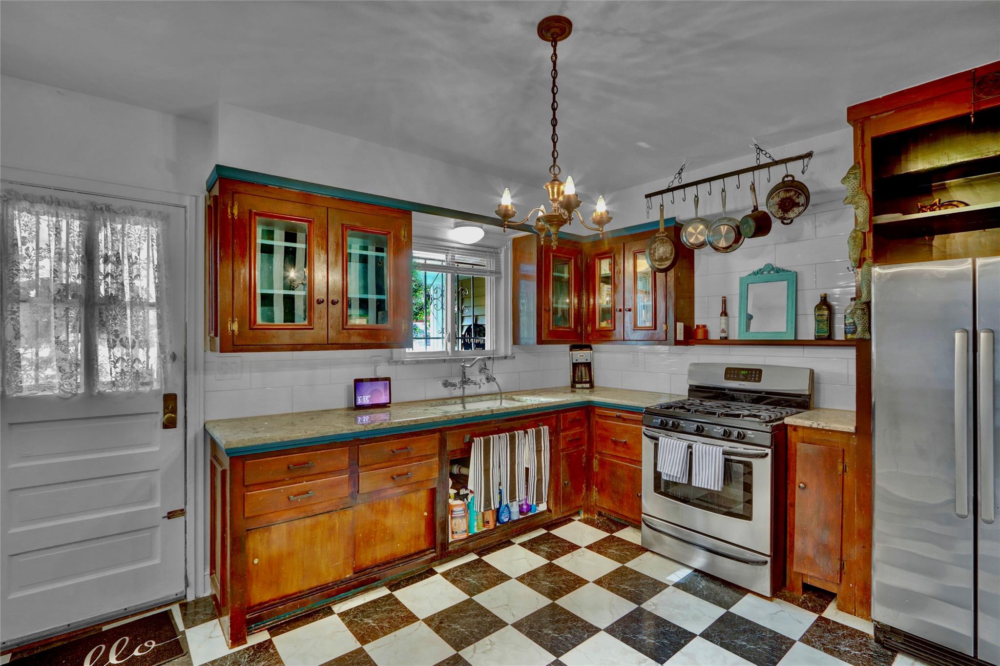 255 Ocean Avenue, Malverne, New York image 14