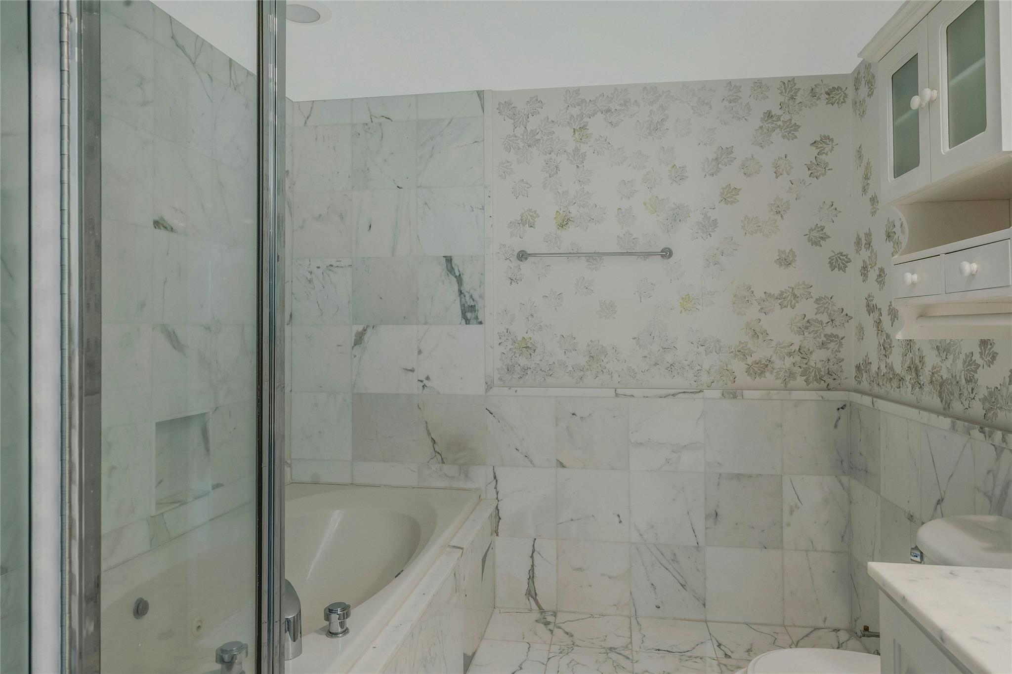100 Hilton Avenue #M9, Garden City, New York image 23