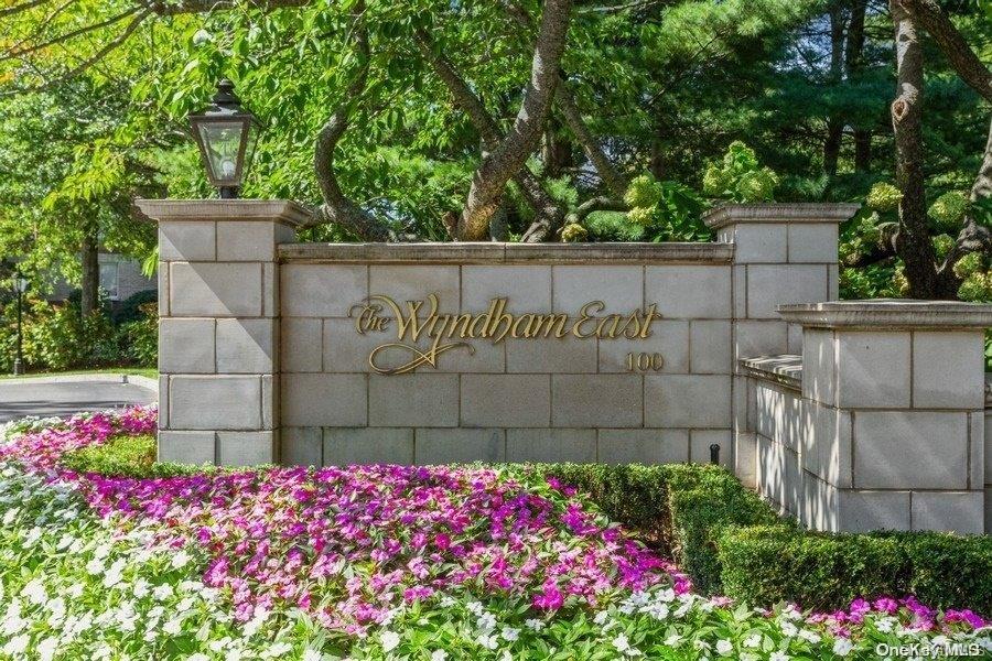 100 Hilton Avenue #M9, Garden City, New York image 1