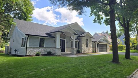 30 Roslyn Drive Glen Head NY 11545
